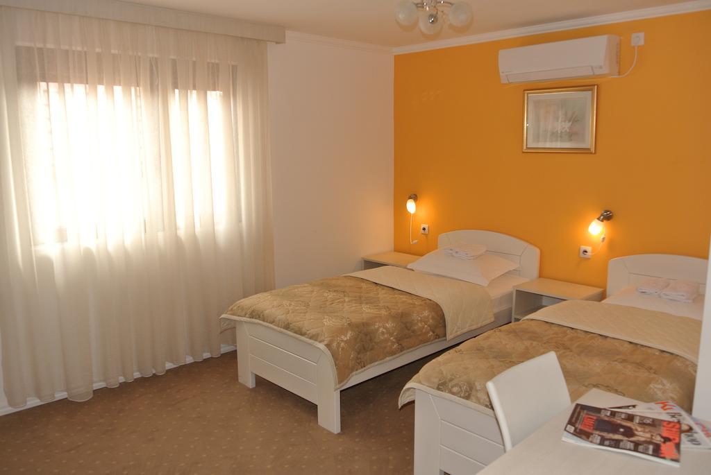 Garni Hotel Beograd Negotin Rum bild